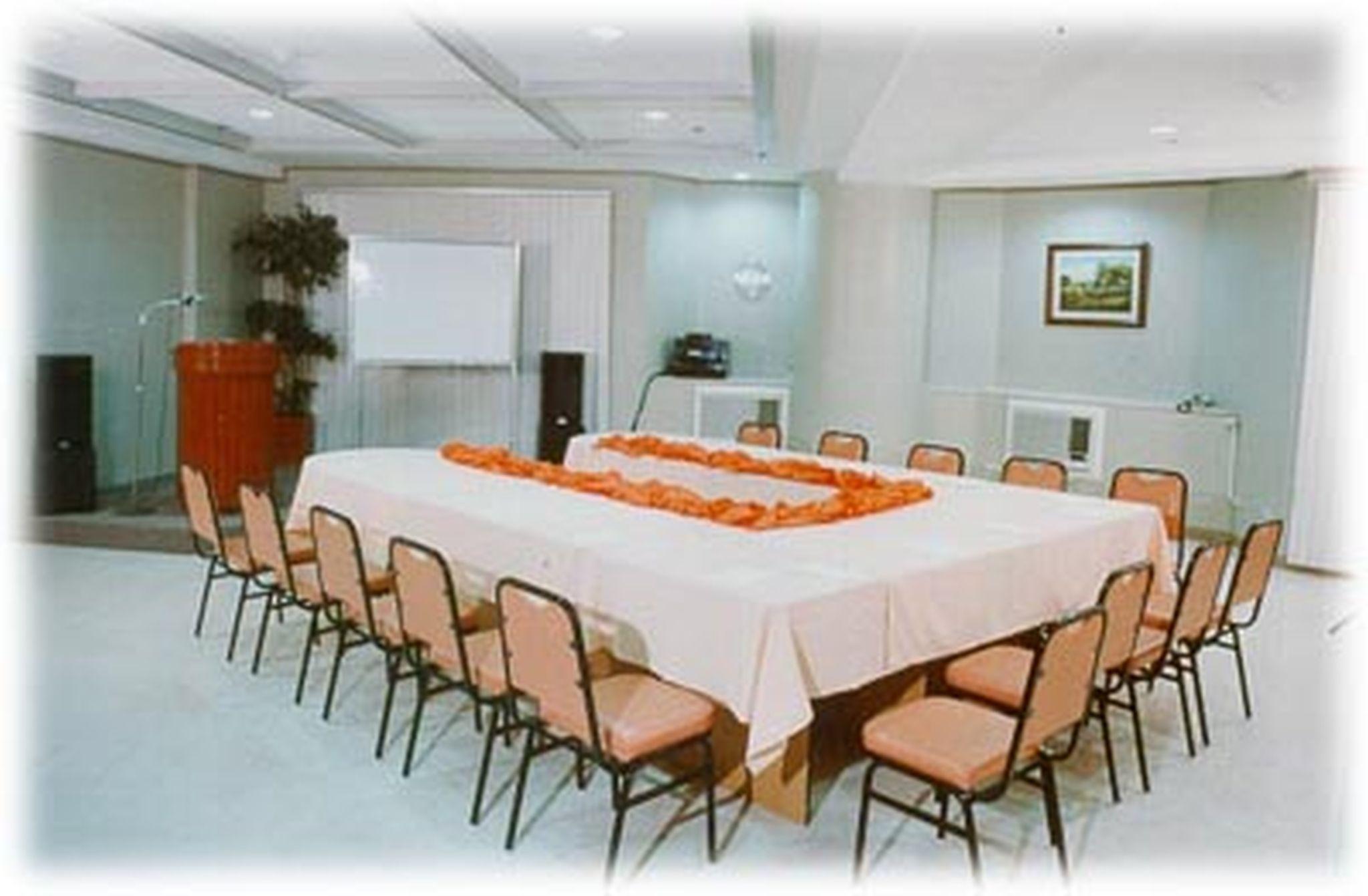 Richmond Plaza Hotel Tabok Buitenkant foto