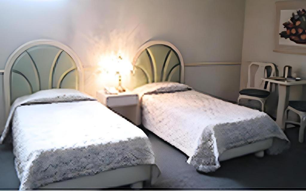Richmond Plaza Hotel Tabok Buitenkant foto