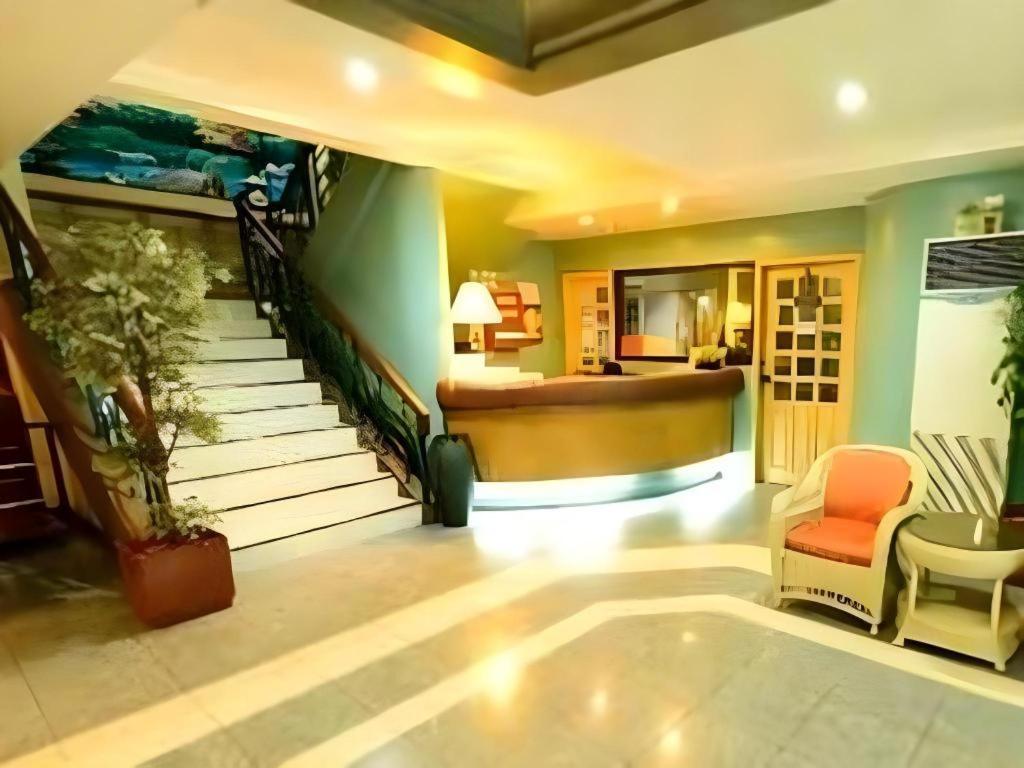 Richmond Plaza Hotel Tabok Buitenkant foto