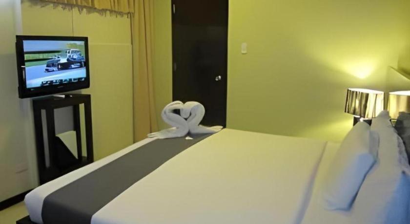Richmond Plaza Hotel Tabok Buitenkant foto