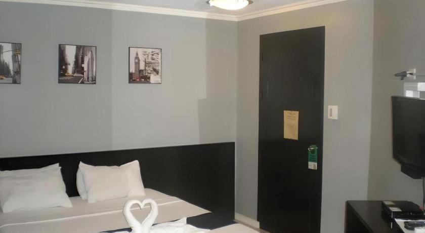 Richmond Plaza Hotel Tabok Buitenkant foto