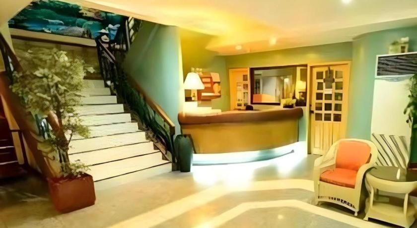 Richmond Plaza Hotel Tabok Buitenkant foto