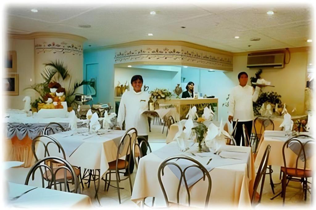 Richmond Plaza Hotel Tabok Buitenkant foto