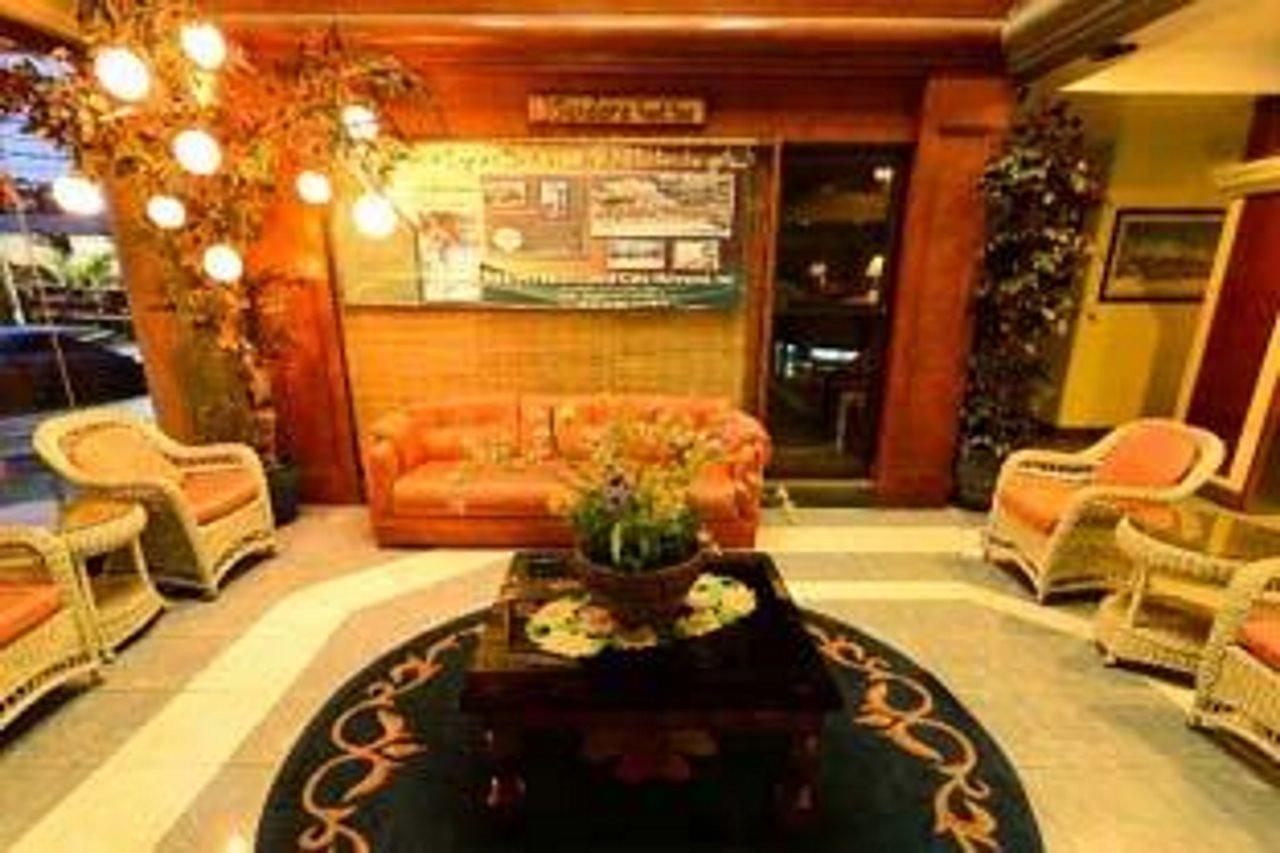 Richmond Plaza Hotel Tabok Buitenkant foto
